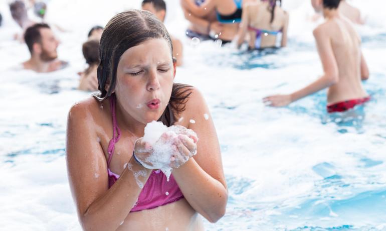 hotelmiamibeach it offerta-festa-del-papa-hotel-milano-marittima-con-piscina-e-spiaggia-privata 006