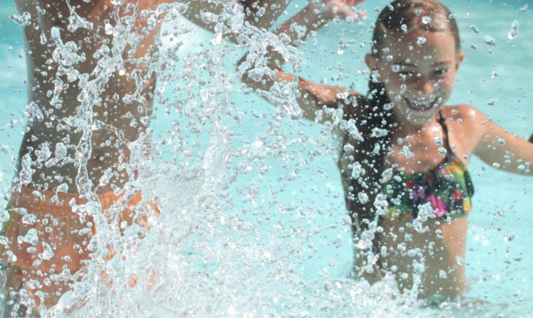 hotelmiamibeach it offerta-festa-del-papa-hotel-milano-marittima-con-piscina-e-spiaggia-privata 007