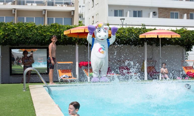 hotelmiamibeach en offer-september-hotel-milano-marittima-with-pool-and-private-beach 005